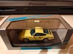 Minichamps Porsche 964 Carrera 2/4 1992 geel 1/43, Ophalen of Verzenden, Zo goed als nieuw, MiniChamps