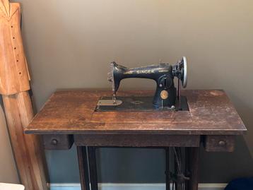 Antieke naaimachine echte singer beschikbaar voor biedingen