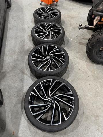 19 INCH ORIGINELE ADELAIDE GTI VELGEN GOLF 8 5H0601025R beschikbaar voor biedingen