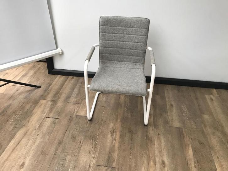 Vergaderstoel wolvilt (Licht blauw), Hobby en Vrije tijd, Vilt, Wolvilt, Ophalen of Verzenden