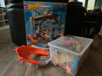 Verzameling hotwheels met grote garage, Ophalen, Zo goed als nieuw, Hot Wheels