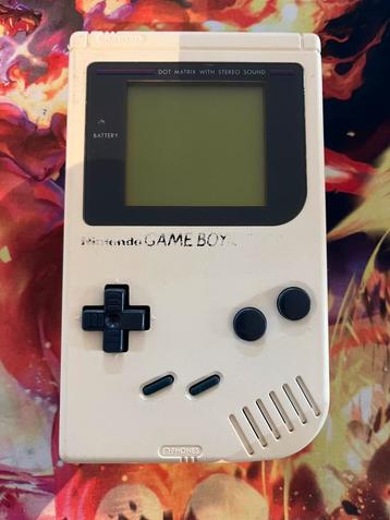 Gameboy Play it Loud - wit beschikbaar voor biedingen