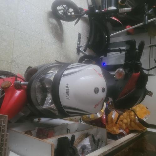 Scouter, Motoren, Motoren | Piaggio, Particulier, Scooter, 11 kW of minder, 1 cilinder, Ophalen