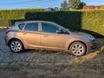 Opel Astra Enjoy 1.4 Benzine BJ 2013, Auto's, Opel, Voorwielaandrijving, Euro 5, Stof, Bruin