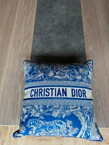 Coussin Christian Dior