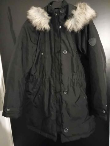 damesjas beschikbaar voor biedingen