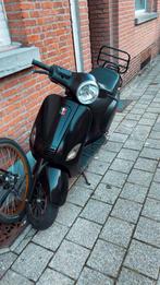 Scooter gts, Fietsen en Brommers, Snorfietsen en Snorscooters, Ophalen, Zo goed als nieuw