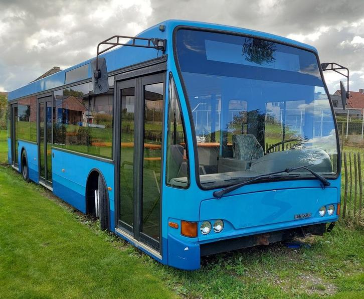 Autobus / partybus / feestbus BERKHOF, Caravans en Kamperen, Mobilhomes, Particulier, Automaat, Treinzit, 8 meter en meer, Dakluik