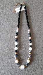 Te koop: Nieuw!!!Uniek! Leuk halsketting zwart en wit., Handtassen en Accessoires, Kettingen, Ophalen, Overige materialen, Verstelbaar