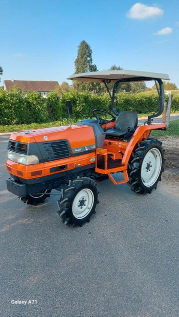 Minitractor kubota 23pk 4x4 SERVO ! NIEUWSTAAT!