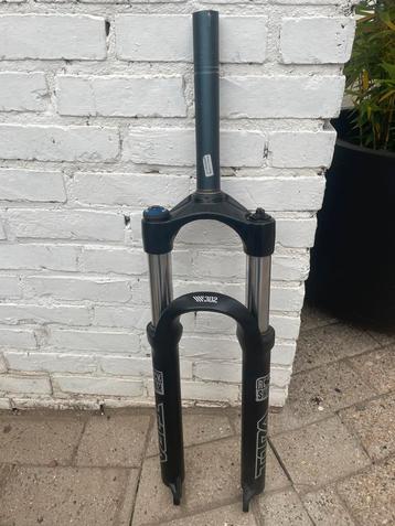 Geveerde MBK 26”voorvork Rock Shox beschikbaar voor biedingen