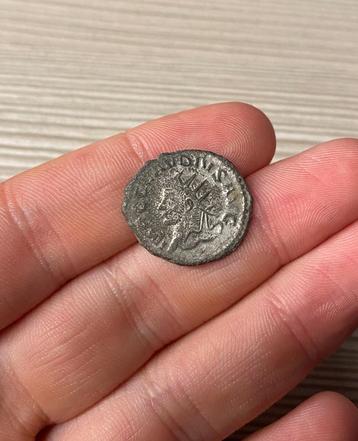 Romeinse munt / keizer Claudius II Gothicus beschikbaar voor biedingen