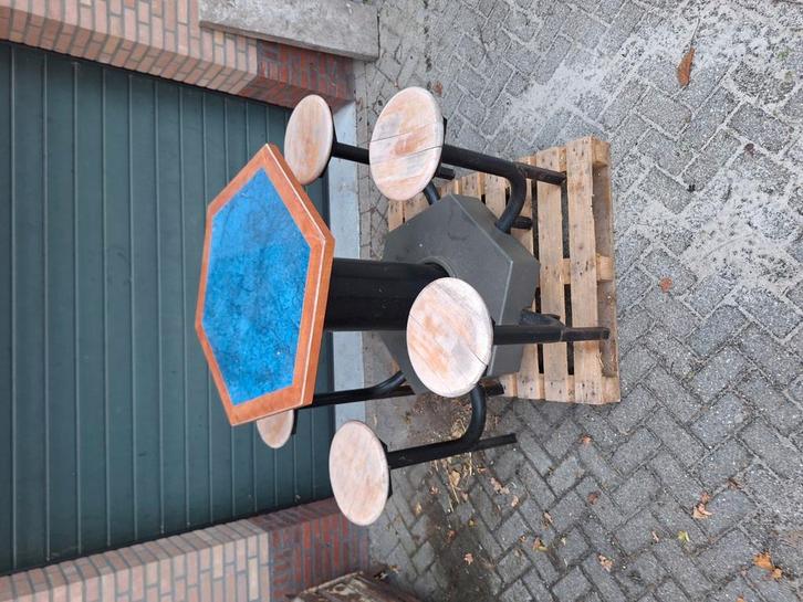 Hangtafel met vaste krukken eyecather mancave, Huis en Inrichting, Tafels | Eettafels, Zo goed als nieuw, Ophalen