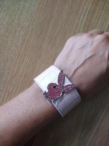 prachtige lederen armband van playboy  beschikbaar voor biedingen