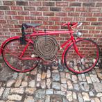 Retro fiets, antieke pompiersfiets., Ophalen