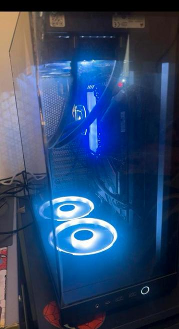 Gaming pc beschikbaar voor biedingen