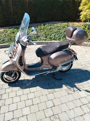 Vespa GTS 300, 300 cm³, Comme neuf, Enlèvement