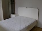 Bed 1,40 m x 2,00 m + 2 nachttafels - Wit gelakt hout -, Huis en Inrichting, Slaapkamer | Bedden, Wit, Hout, Ophalen