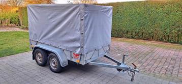 Aanhangwagen met huif  beschikbaar voor biedingen