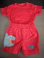 Ensemble short et T-shirt, Enfants & Bébés, Comme neuf, Ensemble, Enlèvement