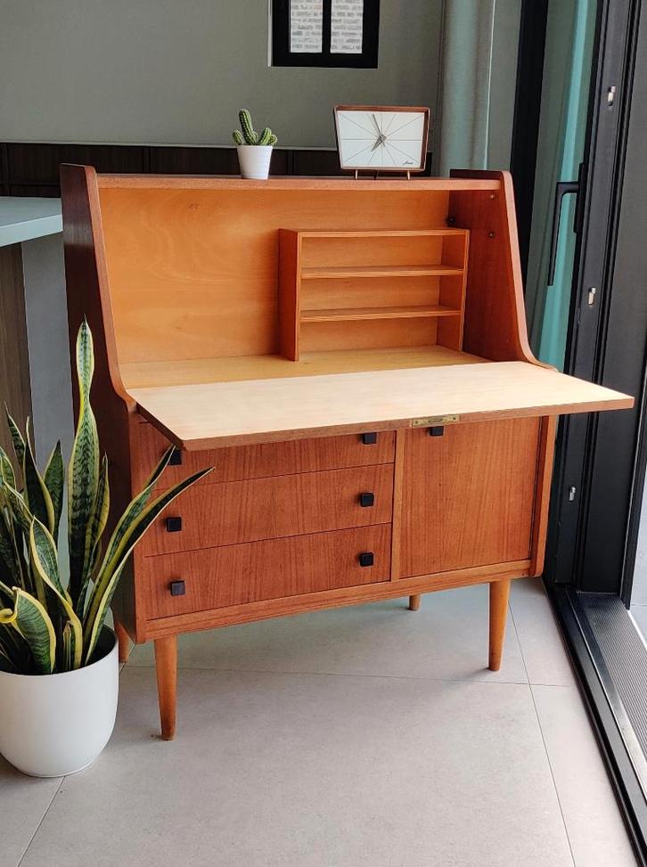 Prachtige vintage teakhouten highboard, Maison & Meubles, Armoires | Secrétaires, Comme neuf, Enlèvement ou Envoi