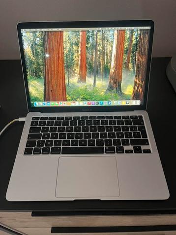 2020 Apple Macbook Air 13” Intel i3 Retina 256 GB & 8 GB RAM beschikbaar voor biedingen