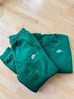Survetement Nike taille S, Vêtements | Hommes, Vêtements de sport, Enlèvement