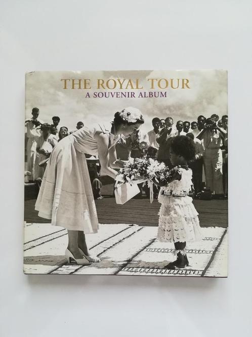 The Royal tour: a souvenir album, Collections, Maisons royales & Noblesse, Comme neuf, Magazine ou livre, Enlèvement ou Envoi