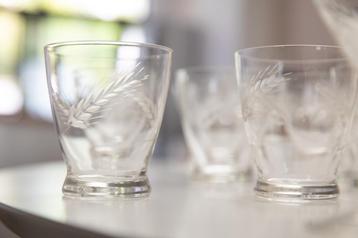 glasservies uit jaren '50 beschikbaar voor biedingen