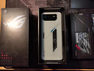 Asus Rog Phone 6  disponible aux enchères