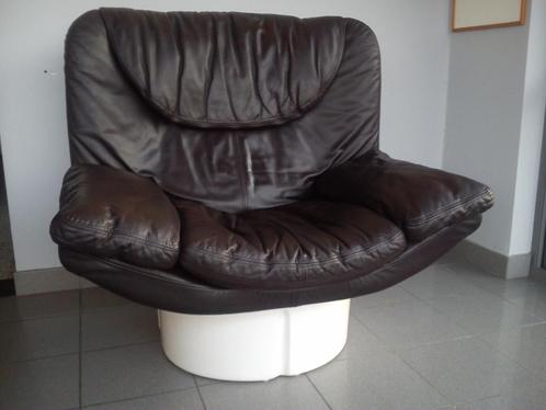 Il Poltrone lederen fauteuil geproduceerd Comfort Italy 1970, Antiek en Kunst, Antiek | Meubels | Stoelen en Sofa's, Ophalen