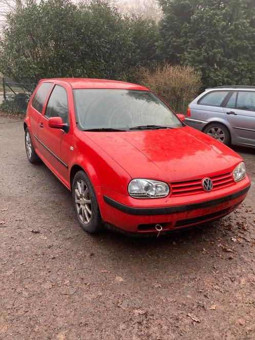 vw golf 4 1.6sr benzine automaat , koppakking te vervangen, Auto's, Volkswagen, Particulier, Golf, ABS, Airbags, Radio, Trekhaak