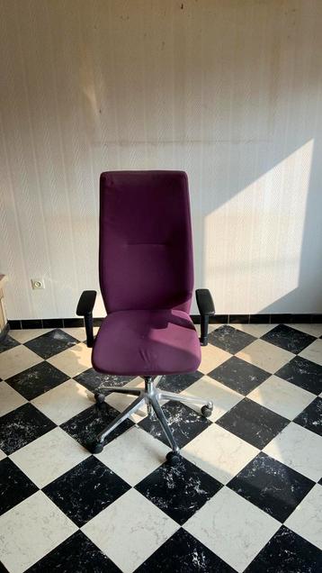 Bureau stoel beschikbaar voor biedingen