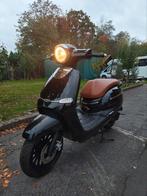 B-klasse scooter - full opties - KSR Cruzer 50, Fietsen en Brommers, Ophalen, Zo goed als nieuw