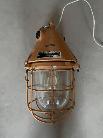 Anti-explosievenlamp beschikbaar voor biedingen