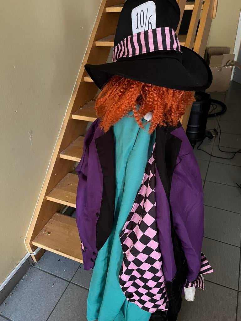 Karnaval kledij, Ophalen, Zo goed als nieuw