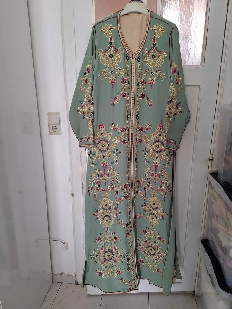 Takchita verte pistache, Ophalen