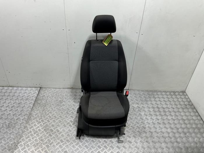 Siège droit d'un Volkswagen Caddy (Caddy 15-), Volkswagen, Utilisé, -, -