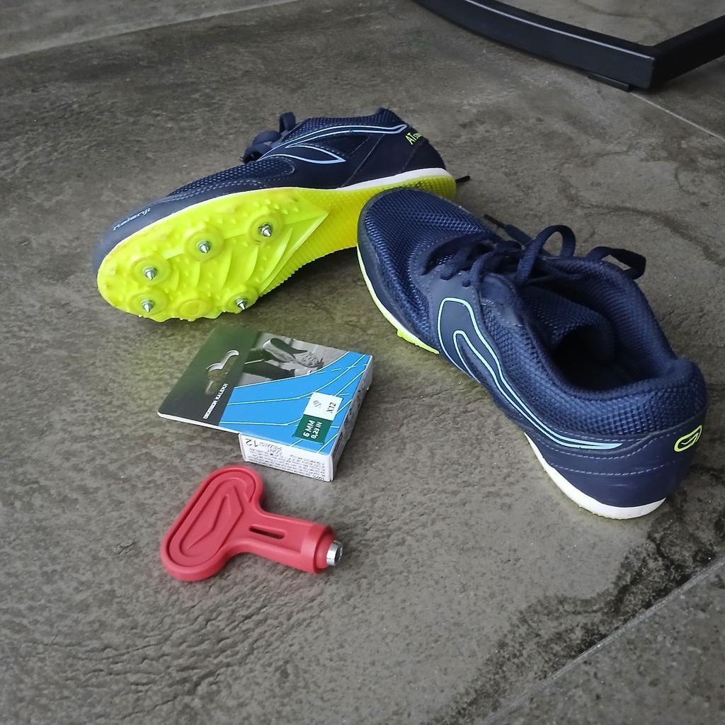 chaussure de piste. T35., Sports & Fitness, Enlèvement, Comme neuf, Course à pied, Spikes