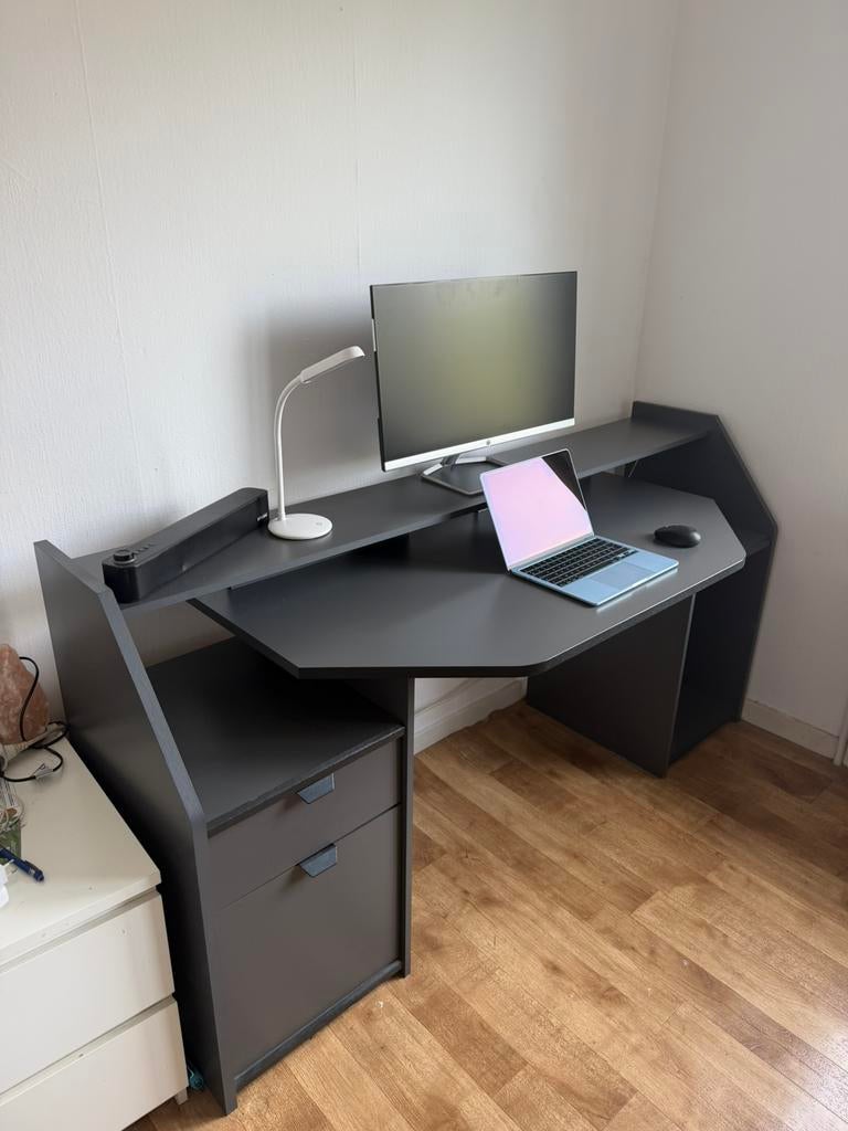 Gamebureau, Huis en Inrichting, Bureaus, Ophalen, Zo goed als nieuw