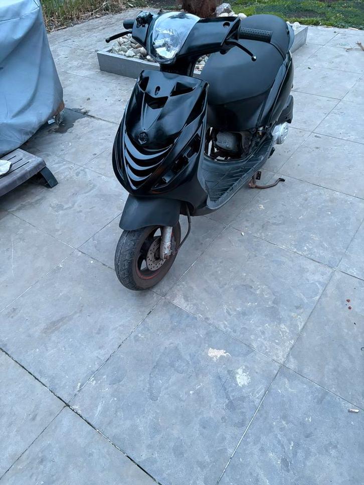 Piaggio Zip 4T iget a klasse!, Fietsen en Brommers, Scooters | Piaggio, Gebruikt, Zip, Klasse A (25 km/u), Benzine, Ophalen