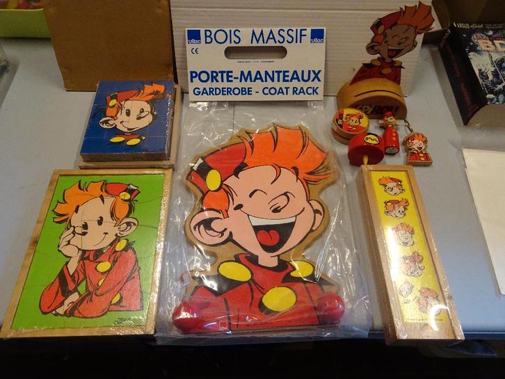 Lot 9 objets en bois Vilac - Spirou, Collections, Personnages de BD, Neuf, Statue ou Figurine, Gaston ou Spirou, Enlèvement ou Envoi