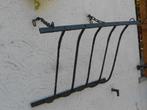Oud smeedijzeren rek met kettingen. (bloemen, plantenbak), Tuin en Terras, Ophalen
