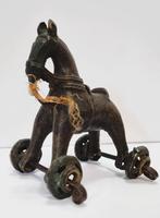 Antiek speelgoed, Indisch bronzen paard., Ophalen of Verzenden