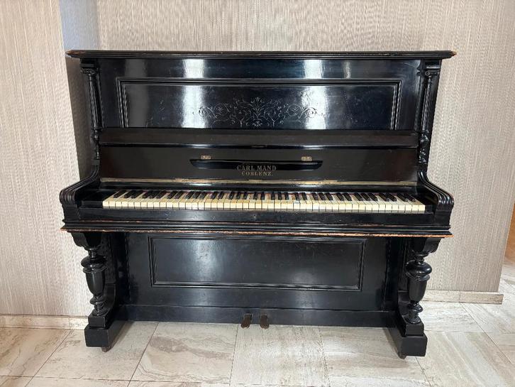 Buffetpiano (decoratie/meubelstuk) GRATIS, Muziek en Instrumenten, Piano's, Gebruikt, Piano, Zwart, Hoogglans, Ophalen