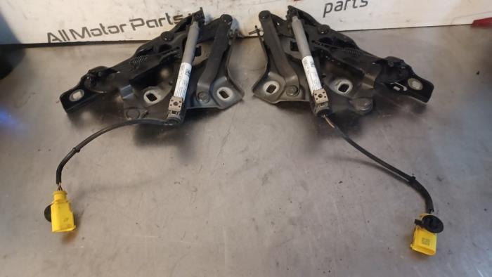 Charnière capot d'un Audi A4, -, 3 mois de garantie, Audi, Utilisé