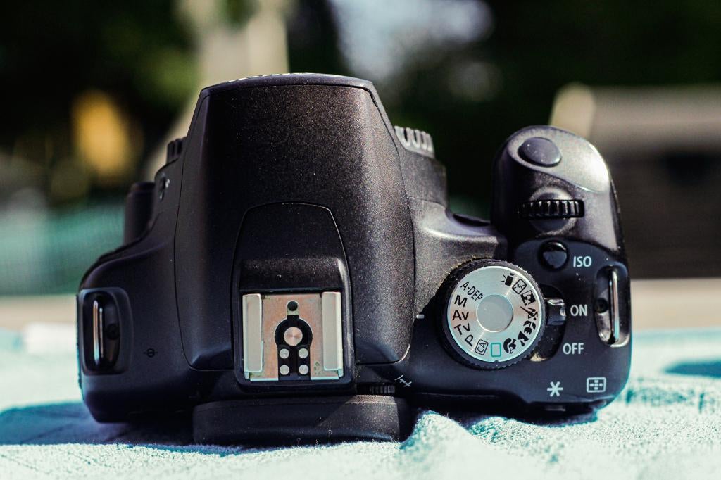 canon 500D 15mp 100% fonctionnel , fait de superbe photo, TV, Hi-fi & Vidéo, Appareils photo numériques, Utilisé, Reflex miroir