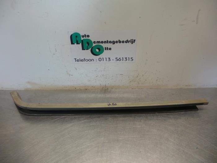 Rail porte coulissante gauche d'un Peugeot 807, Autos : Pièces & Accessoires, Carrosserie & Tôlerie, Peugeot, Utilisé, 3 mois de garantie