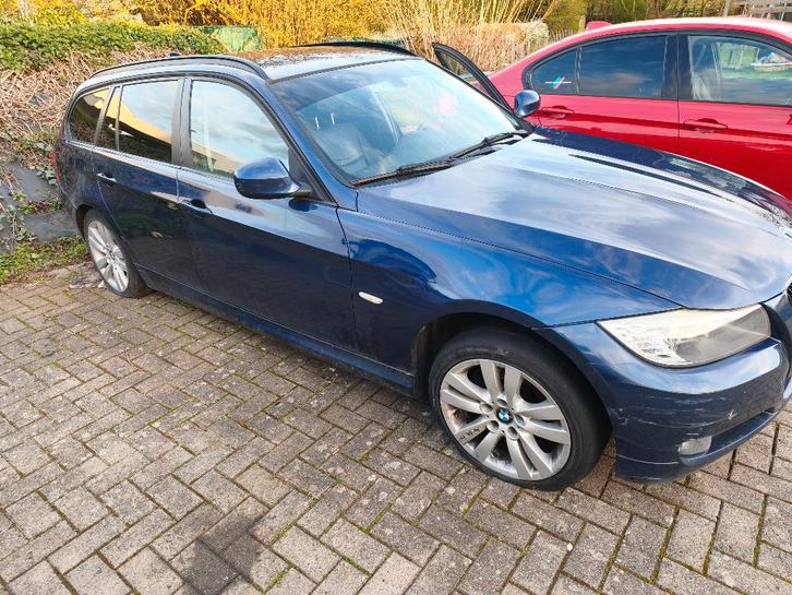 BMW E91LCI 318d voor onderdelen,export of opmaak, Auto diversen, Ongevalwagen, BMW, Handgeschakeld, Diesel, Break, Blauw, Ophalen