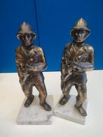 2 Beeldjes Brandweer , zamak op marmer, Envoi